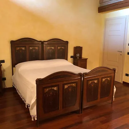Via D' 8 Bed and breakfast Gualtieri