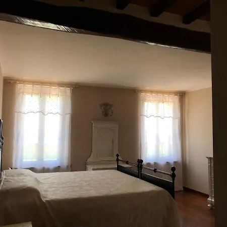 Via D' 8 * Gualtieri