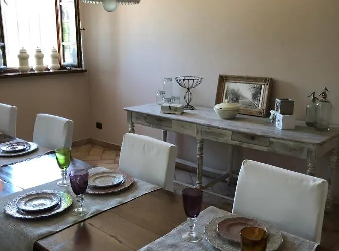 Via D' 8 Bed and Breakfast 3*