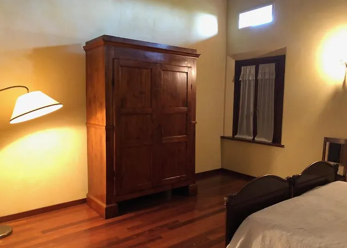 Via D' 8 Bed and Breakfast 3*