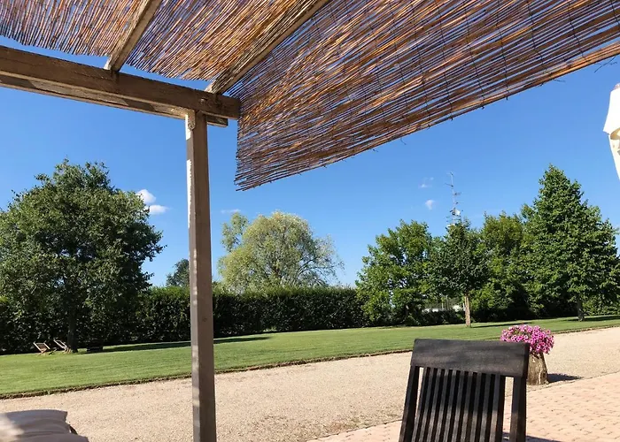 Via D' 8 Bed & Breakfast 3*