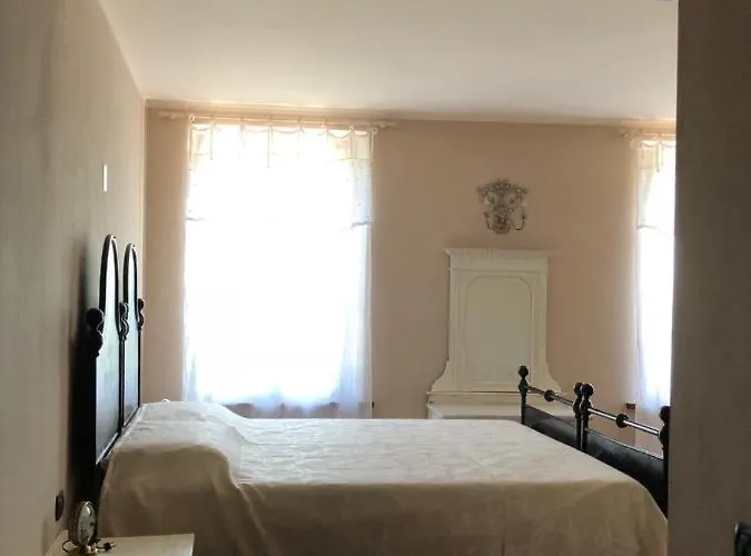 Via D' 8 Bed & Breakfast Gualtieri