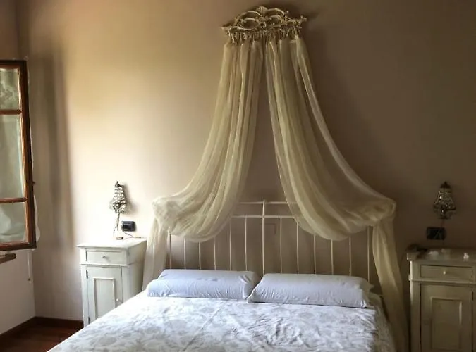 Via D' 8 Bed & Breakfast Gualtieri